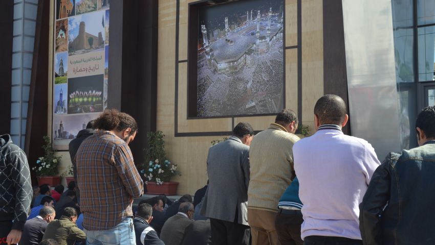من أمام الكعبة.. خطيب معرض الكتاب ينعى ضحايا  سيناء