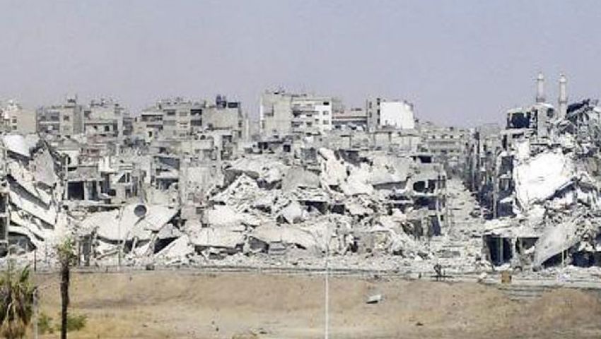 الأسد يطلق قنابل حارقة على حمص