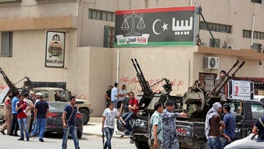 ليبيا بانتظار حكومة الإنقاذ من التقسيم