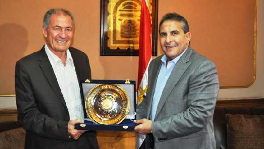 حسن مصطفى يزور وزير الرياضة