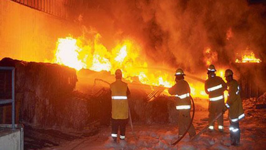 الحماية المدنية تسيطر على حريق بمصنع في الشرقية