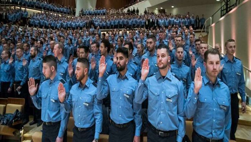 «برلين» تُوظّف 35% من «المهاجرين» في مؤسسات الدولة
