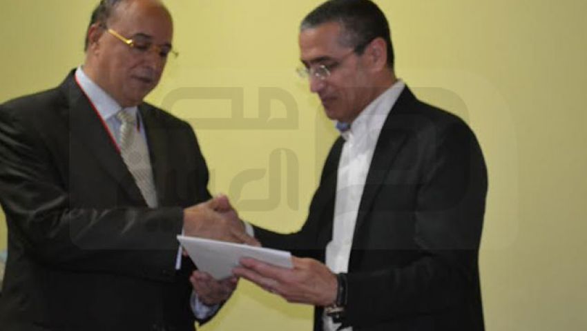 أسرة السادات تؤيد السيسي رئيسا