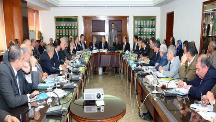 بالصور.. لبيب: المحافظون هم المسئولون عن تذليل عقبات مشروعك