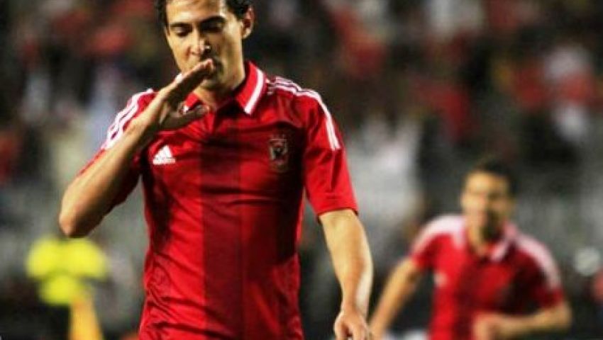 التهابات الركبة تبعد بركات عن مران الأهلي