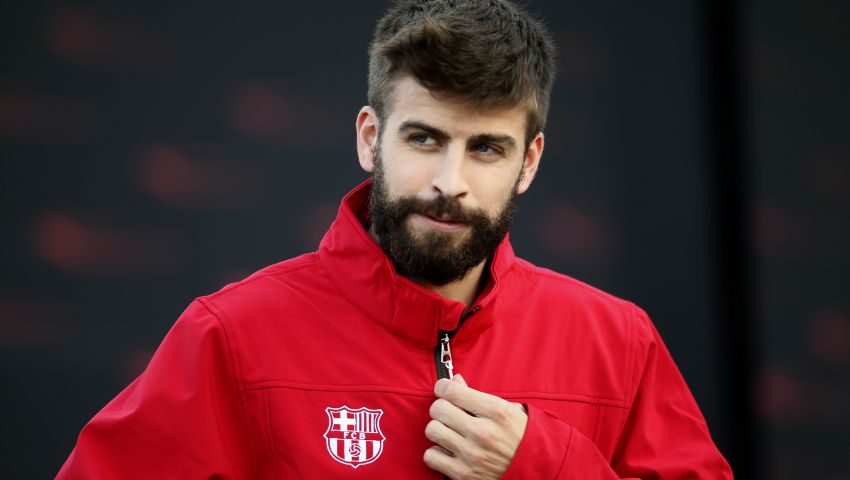 مغني كولومبي: بيكيه روج لعملي الجديد دون أن يدري