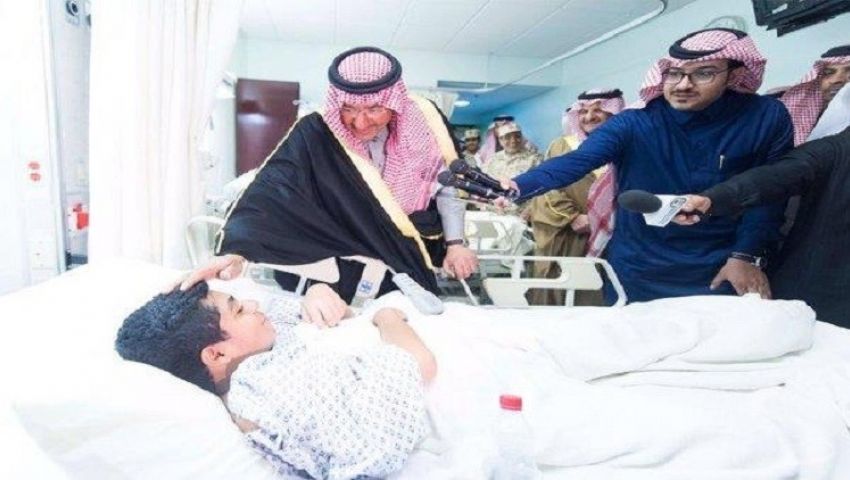 فيديو| ولي العهد السعودي يزور جرحى تفجير الأحساء