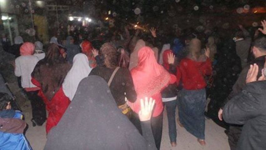 مسيرة معارضة بالإسكندرية تطالب بإسقاط النظام