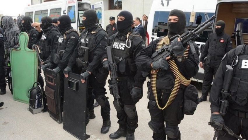 تونس.. مقتل مسلح وآخر يفجر نفسه بعملية في سيدي بوزيد