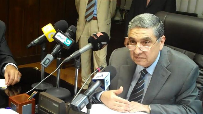 الكهرباء تنتهي من تفعيل خدمات الواتس آب