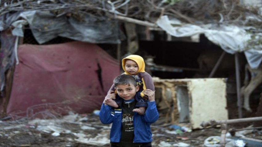في يوم الطفل الفلسطيني.. صغار غزة أرباب أسر 