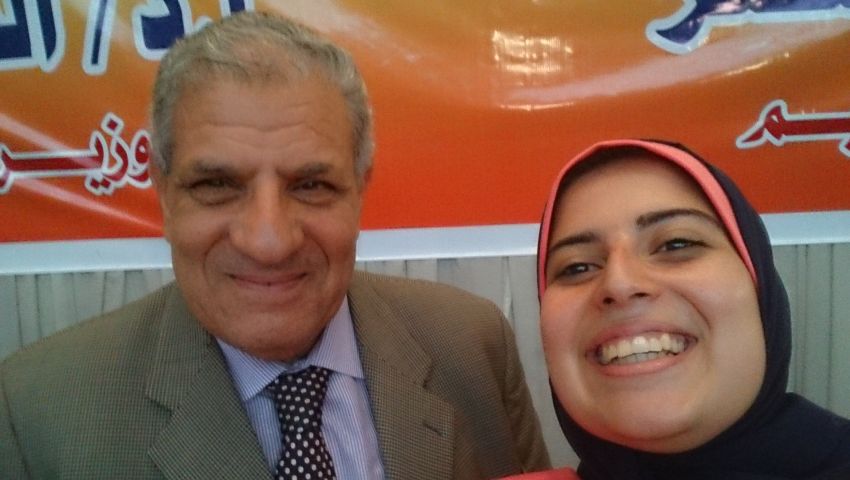 بالفيديو.. جهاد سادس الجمهورية تلتقط سيلفي مع محلب