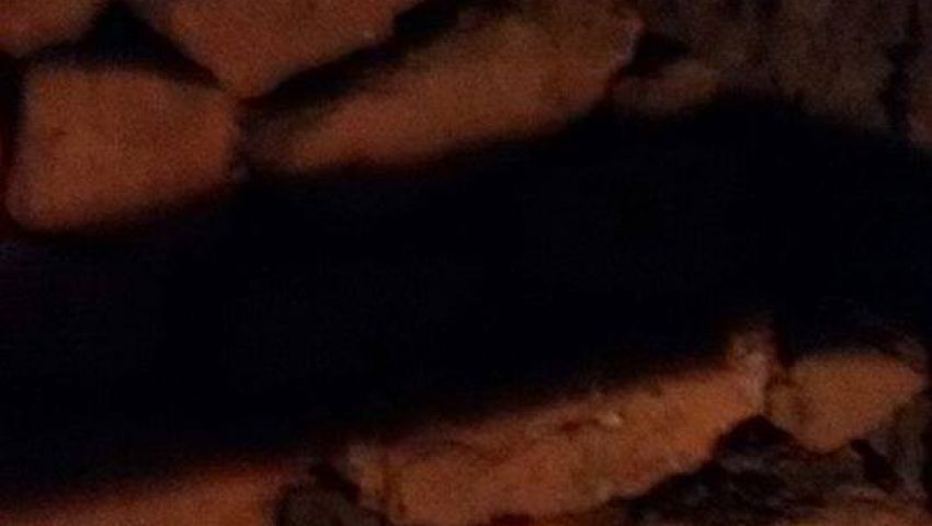 بالصور| مباحث السياحة بالأقصر تعثر على جدار يشتبه في أثريته