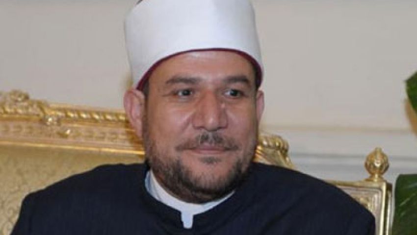 وزير الأوقاف يدرس قانونًا لحظر السياسية على المساجد