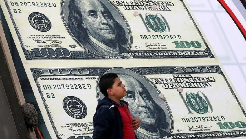 انخفاض سعر الدولار في السوق السوداء.. تعرف على التفاصيل
