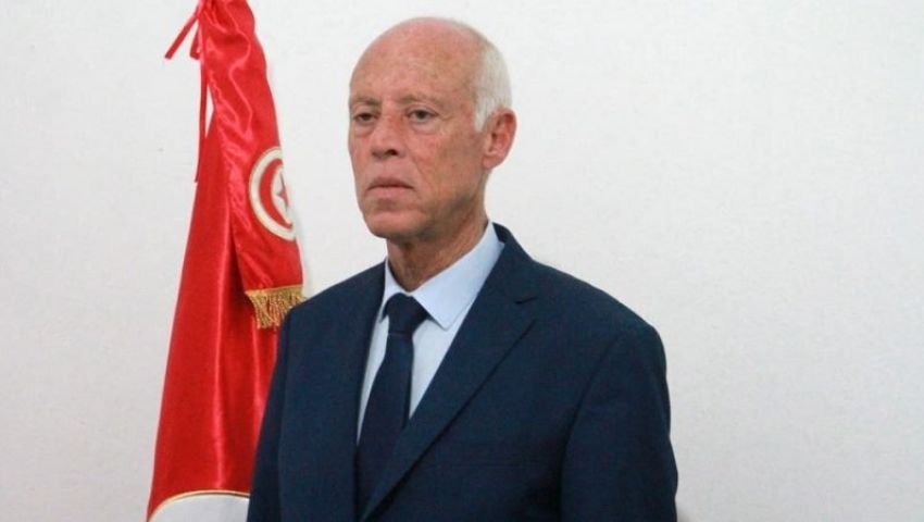 واشنطن بوست: في ضربة للنخبة.. أستاذ القانون المتواضع رئيسا لتونس
