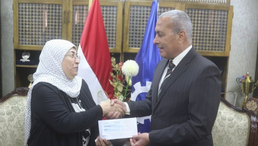 50 ألف جنيه للأم المثالية بالسويس