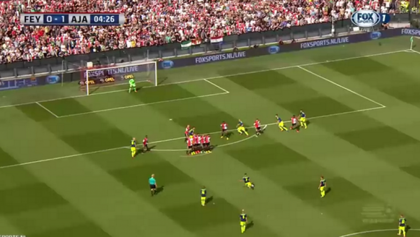 فيديو.. ريكاردو لاعب اياكس يحرز هدف رائع علي طريقة رونالدو