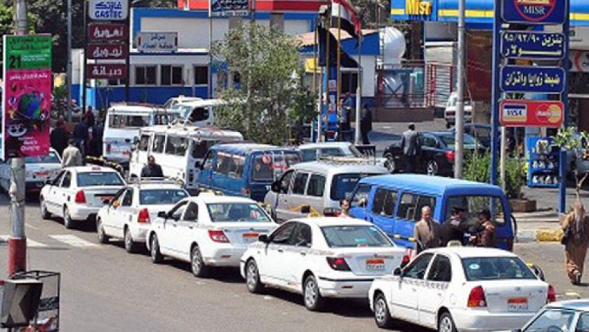 محطات بنزين الغربية تعلق لافتة لا يوجد بنزين