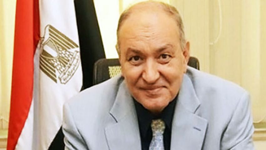 وزير الطيران يعيد 36 عاملاً مفصولاً للعمل بالمطار