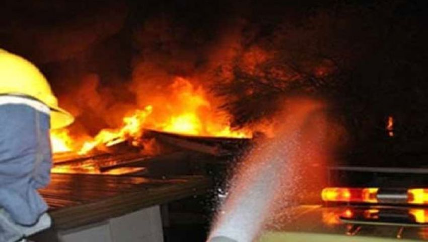 السيطرة على حريق ضخم بأسوان دمر 8 محال سياحية        