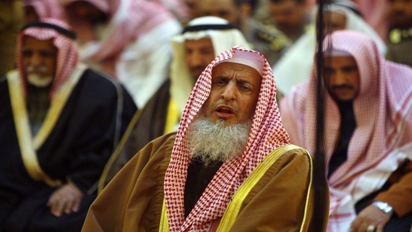 مفتى السعودية يدعو لاستثمار وسائل التواصل لتوحيد الصف