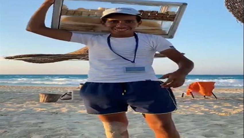 الحكومة تقدم منحة دراسة فى طب الإسكندرية لبائع فريسكا.. تعرف على قصته