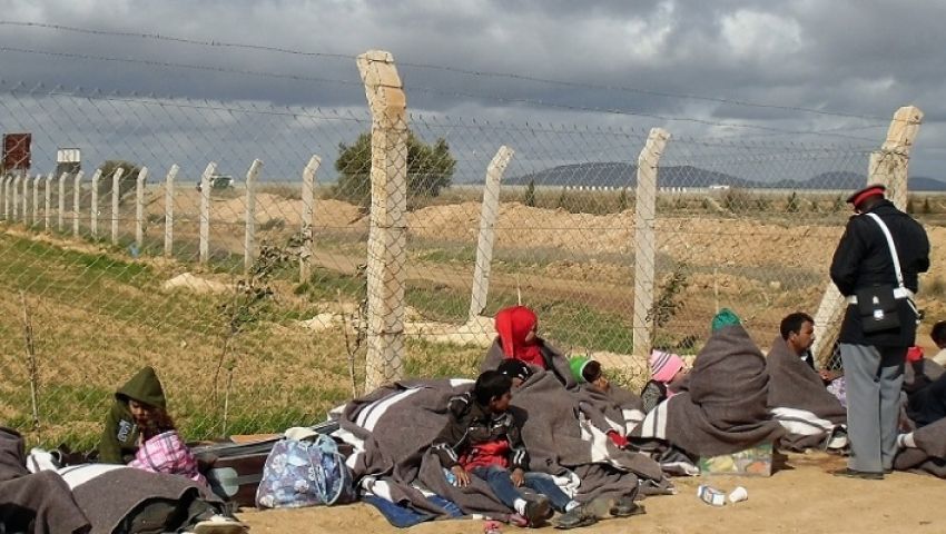 منظمة حقوقية مغربية تناشد المغرب والجزائر حل مشكلة العالقين السوريين