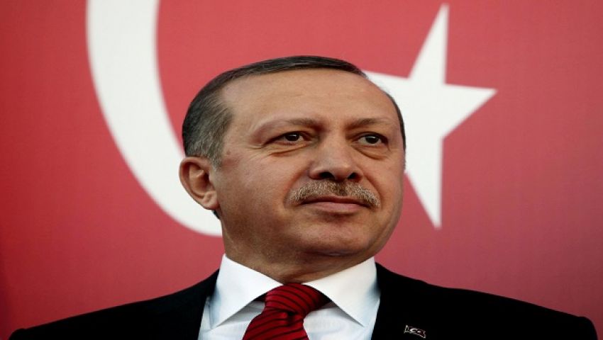 أردوغان يحضر افتتاح معرض لرسام تركي باسطنبول