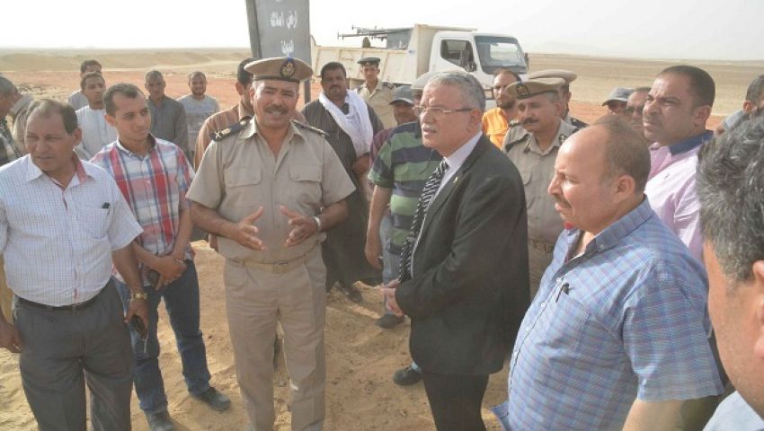 محافظ المنيا يتابع إزالة التعديات على الصحراوي الغربي