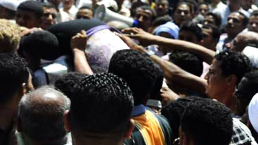 فيديو.. مؤيدة للسيسي: 6 إبريل جرّدوني من ملابسي