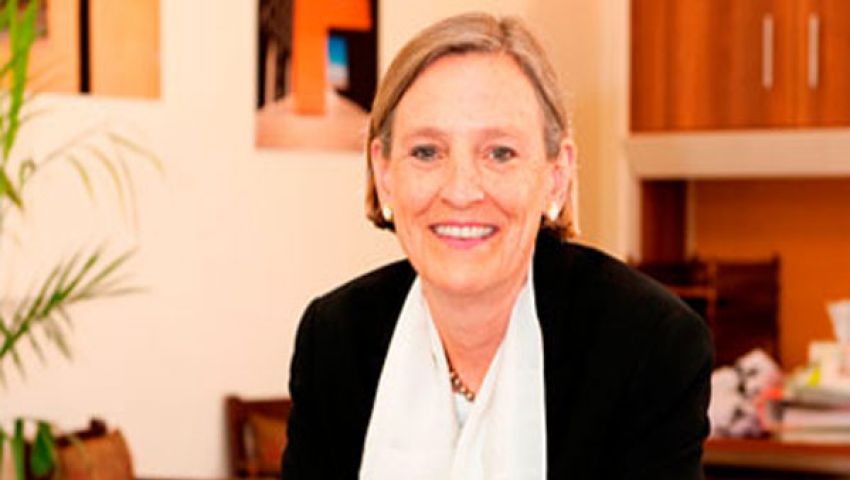 رئيسة الجامعة الأمريكية تغادر إلى واشنطن