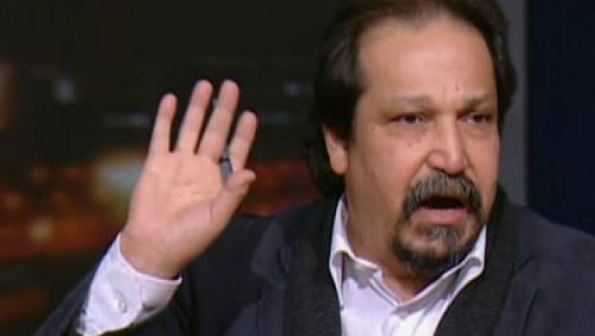 فيديو.. حقوقي لـ السيسي: احذر المستشارين الآكلين على موائد كل العصور