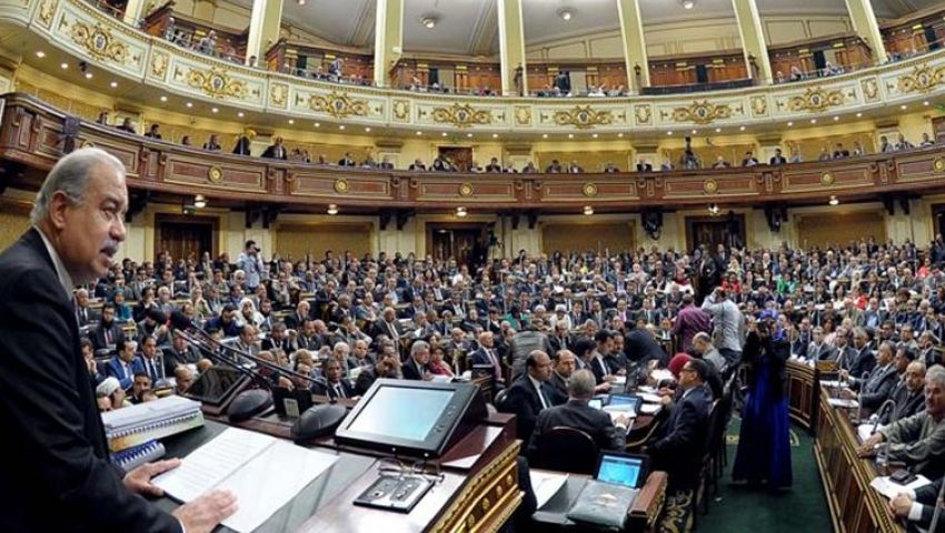 نائب برلماني: لنا ملاحظات على بيان الحكومة لكن يجب مساعدتها
