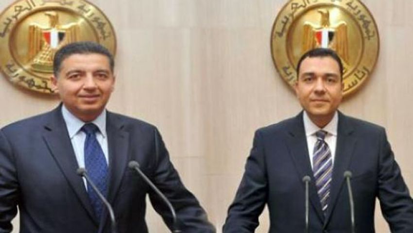 المتحدثان الرسميان للرئاسة يقدمان استقالتهما