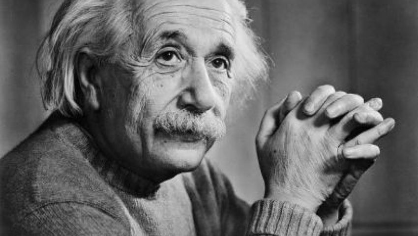 بيع نسخة من الكتاب المقدس مهداة من أينشتاين بـ68 ألف دولار