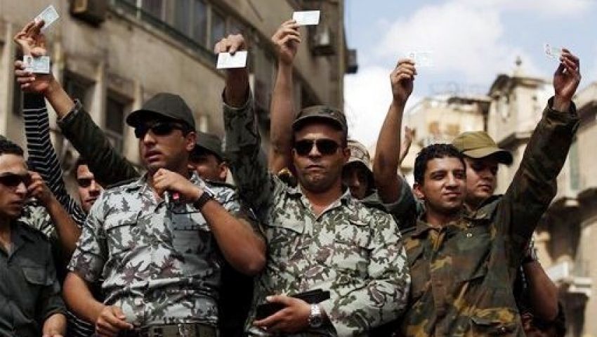  ضباط 8 ابريل  : لا انشقاقات داخل الجيش