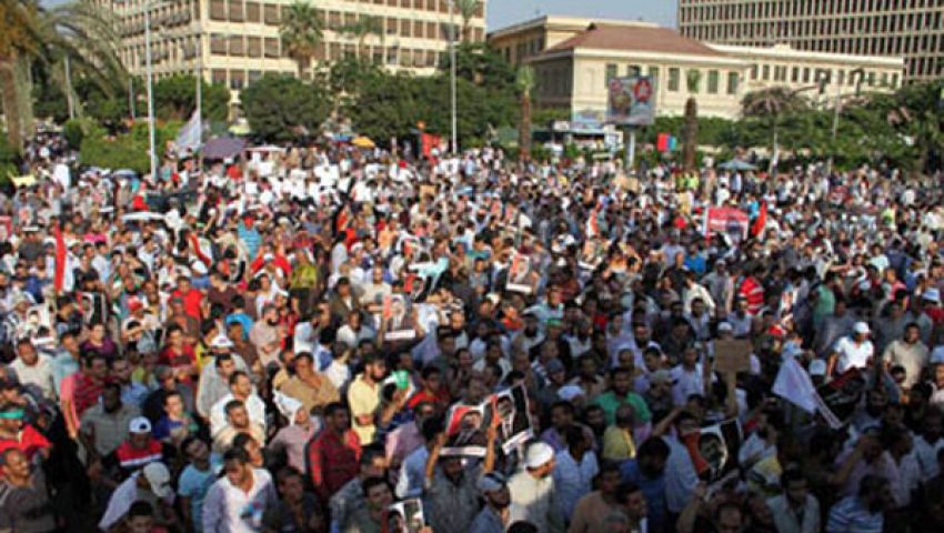 الجيش يحاصر النهضة بعد مذبحة الحرس الجمهوري