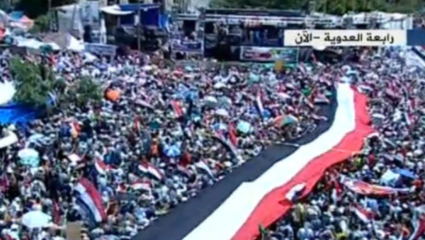 الآلاف يتدفقون على رابعة للمشاركة في مليونية الزحف
