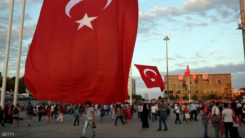 تركيا تقيل 15 ألف موظف مدني وعسكري دفعة واحدة
