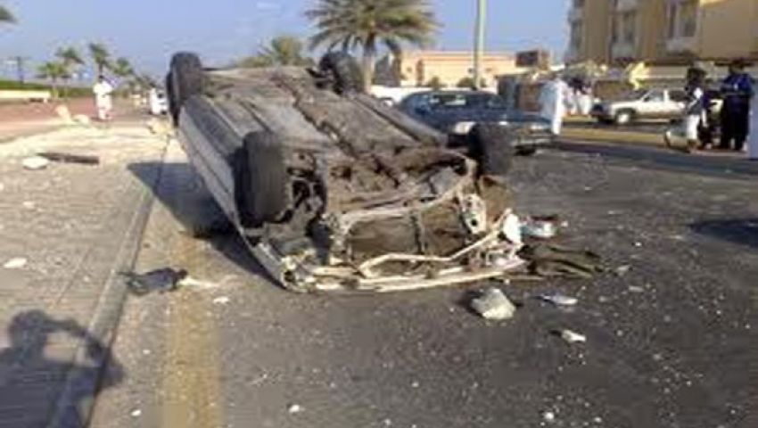 مصرع طفل وإصابة 11 في انقلاب سيارة بإدكو