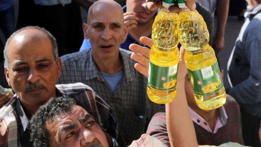 حقيقة استبعاد من يزيد دخله على 1500 جنيه من بطاقة التموين
