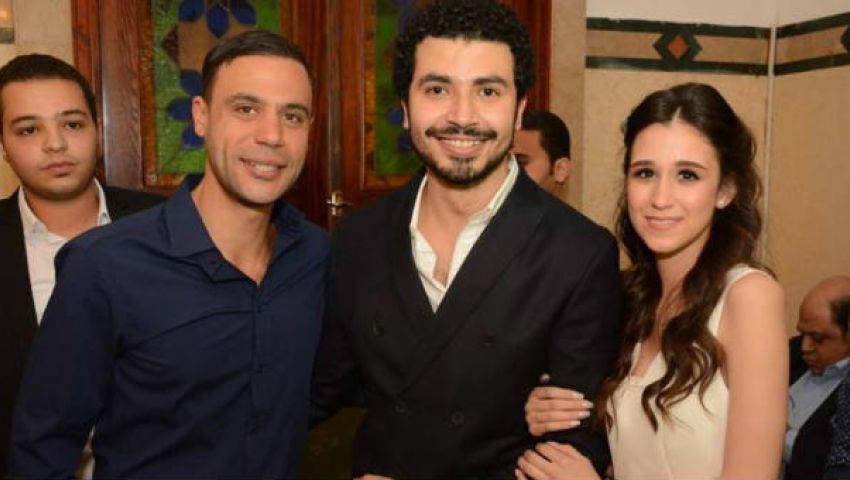 محمد إمام يهنئ محمد أنور بعقد قرانه: «واضح إنها موضة في مسرح مصر»