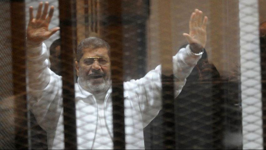 30 سبتمبر.. الحكم على مرسي في «إهانة القضاء»