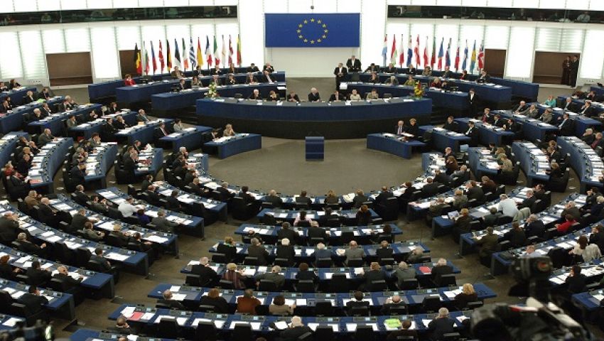 البرلمان الأوروبي يعاقب نائبًّا بولنديًّا: أساء للنساء