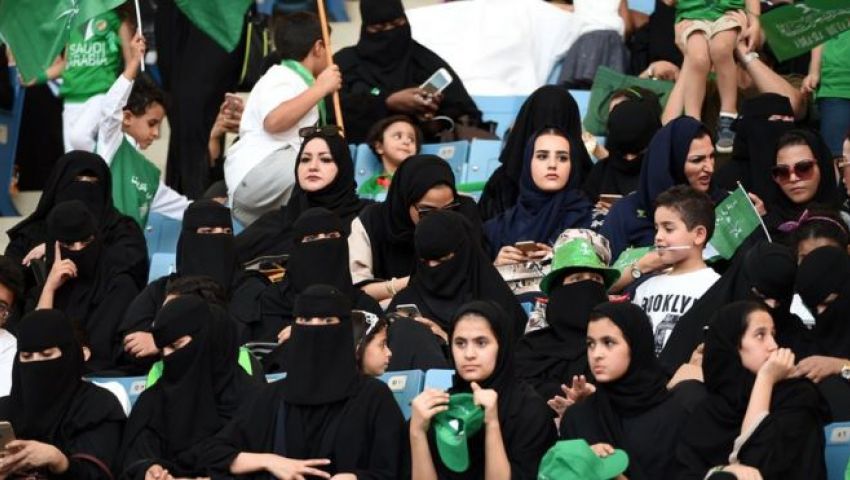 هل ترضى تتزوج بنت تدخل الملاعب؟.. هاشتاج يتصدر تويتر في السعودية