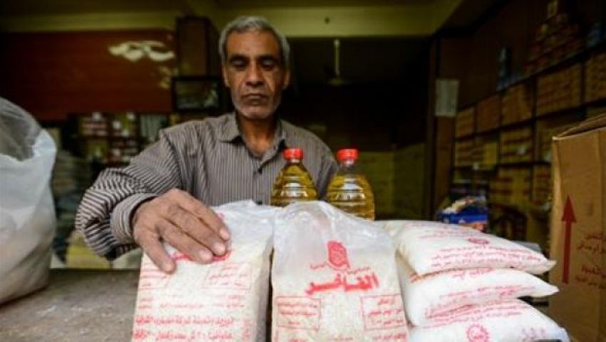 اليوم .. صرف المقررات التموينية بقيمة 21 جنيها للفرد