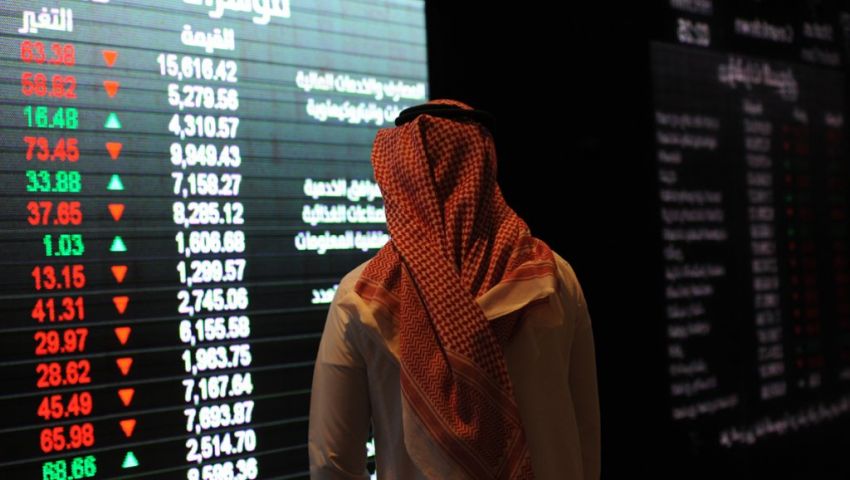 بعد تعرض سفن سعودية لأعمال تخريبية.. بورصات «الخليج» تتراجع