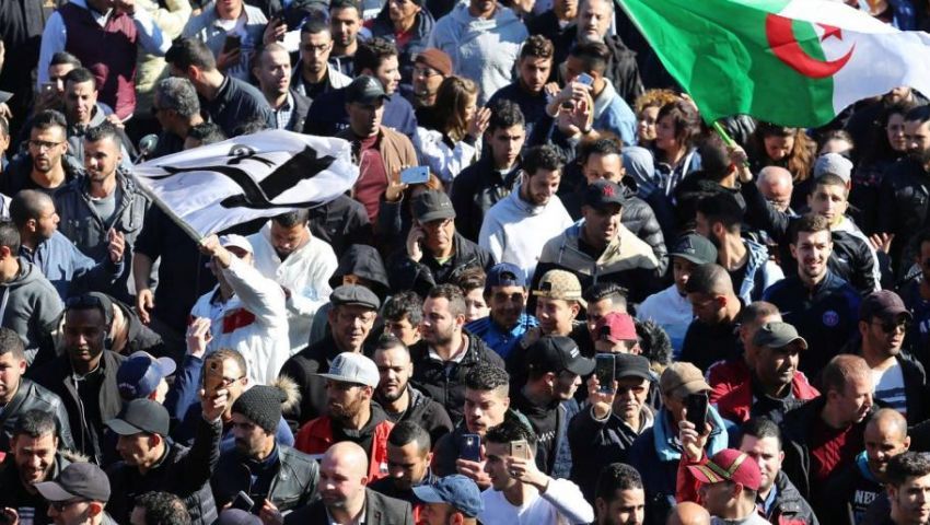من داخل الجامعات.. الاحتجاجات تنطلق مجددًا ضد بوتفليقة