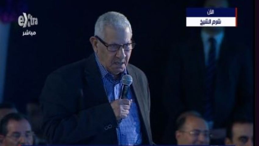 فيديو.. مكرم محمد أحمد ينفعل على إبراهيم عيسى بحضور «السيسي»
